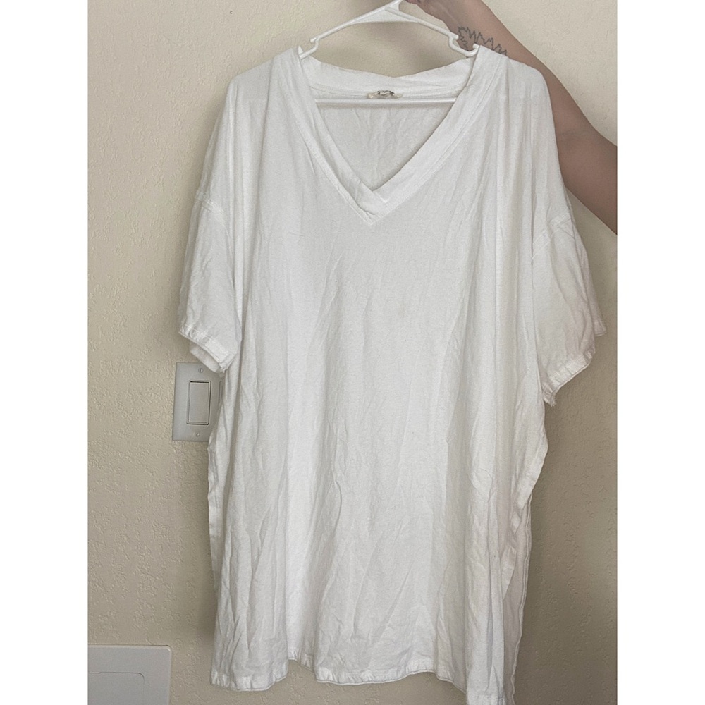 oversized white v neck t shirt with side slit
